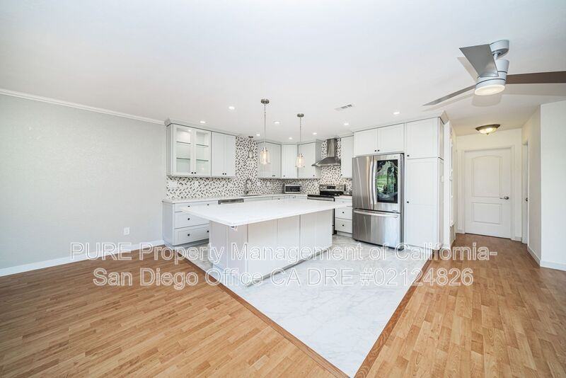 7525 Jerez Ct #H - Photo 4 of 34