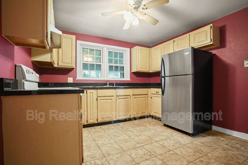 919 Valley Forge Rd #1 - Photo 5 of 32