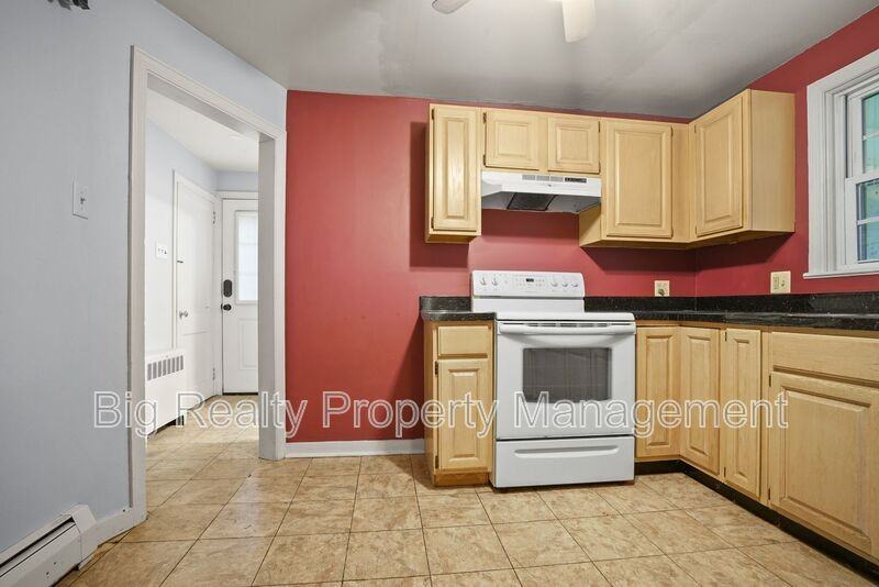 919 Valley Forge Rd #1 - Photo 7 of 32