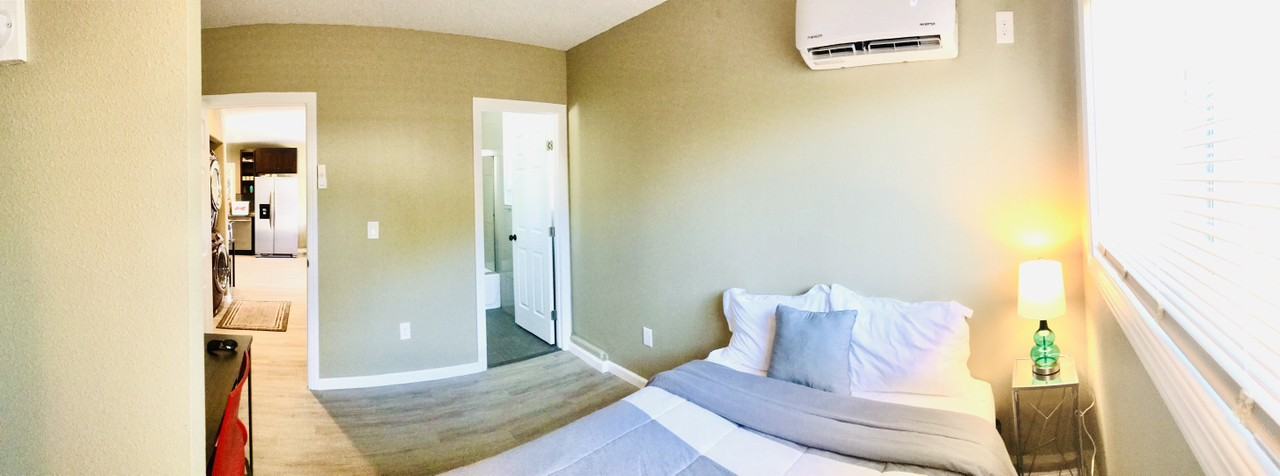 681 Locust St - Photo 3 of 9