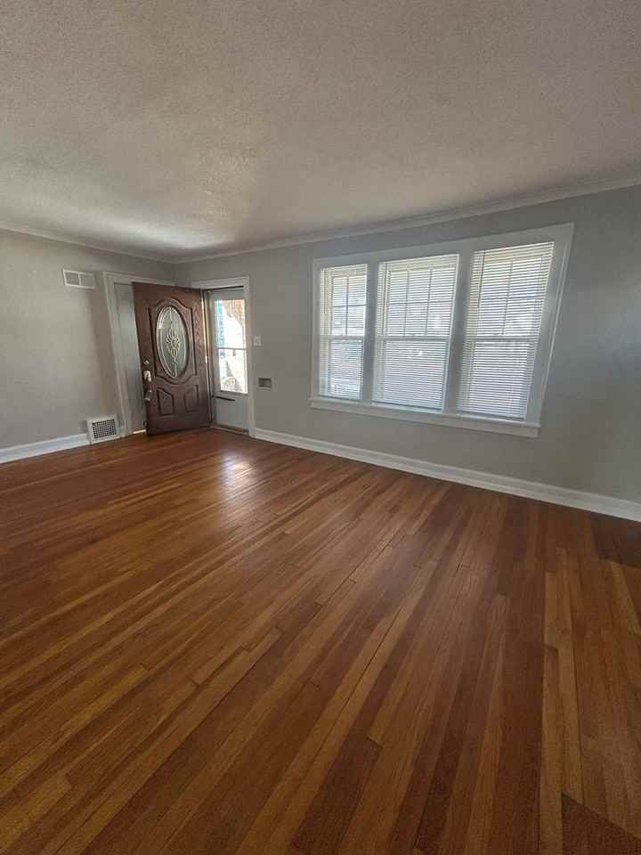 6227 Rockhill Rd - Photo 4 of 35