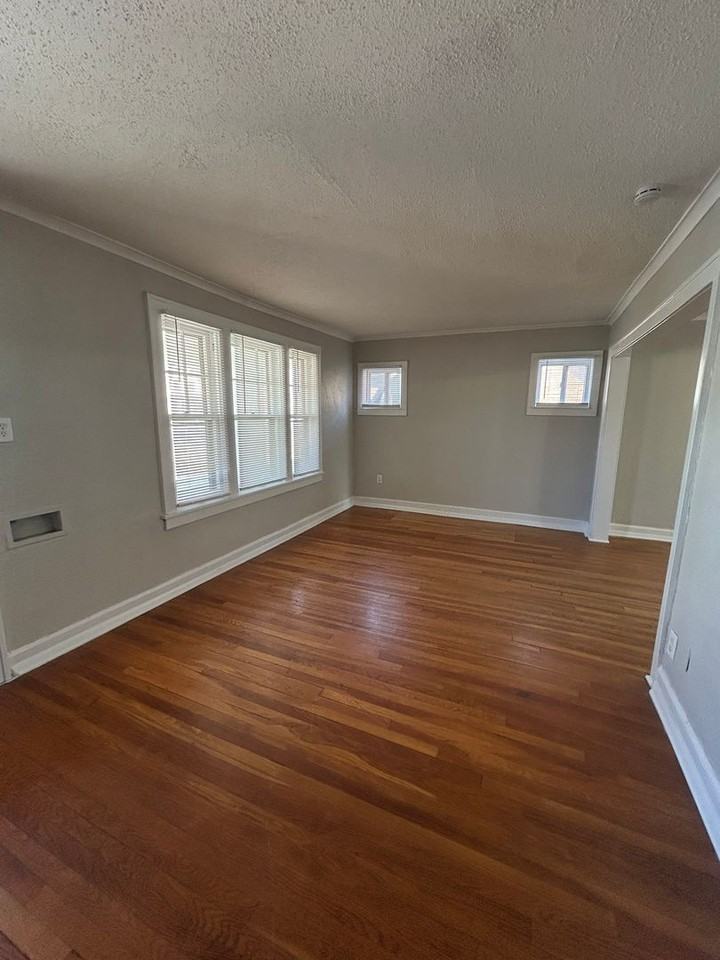 6227 Rockhill Rd - Photo 5 of 35