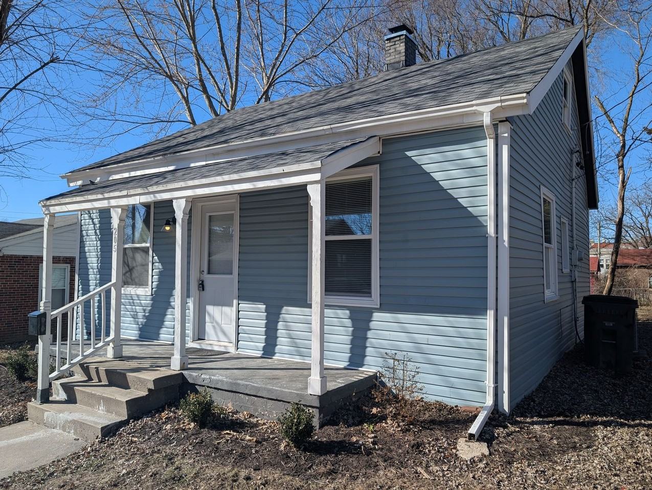 205 7th St - Photo 2 of 27
