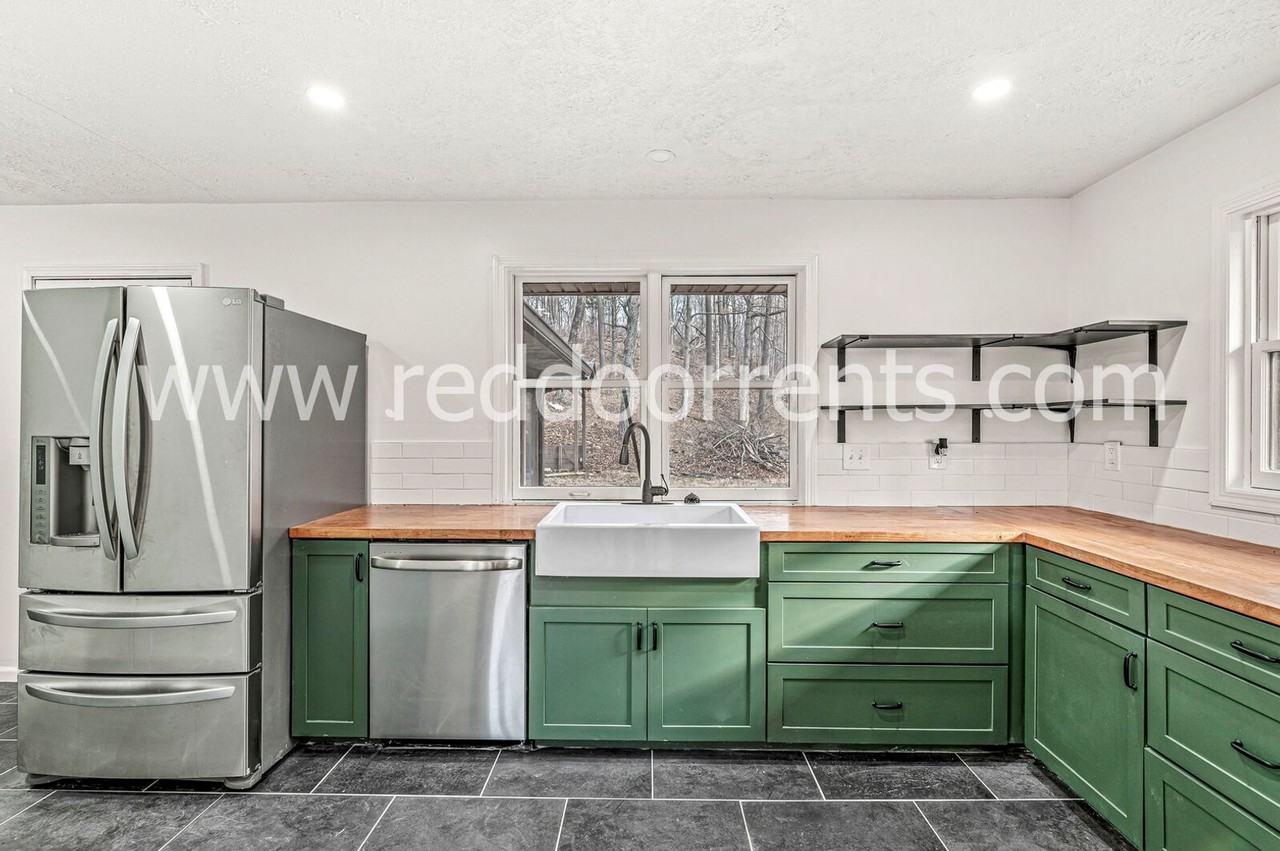 2449 Cartersburg Rd - Photo 3 of 31