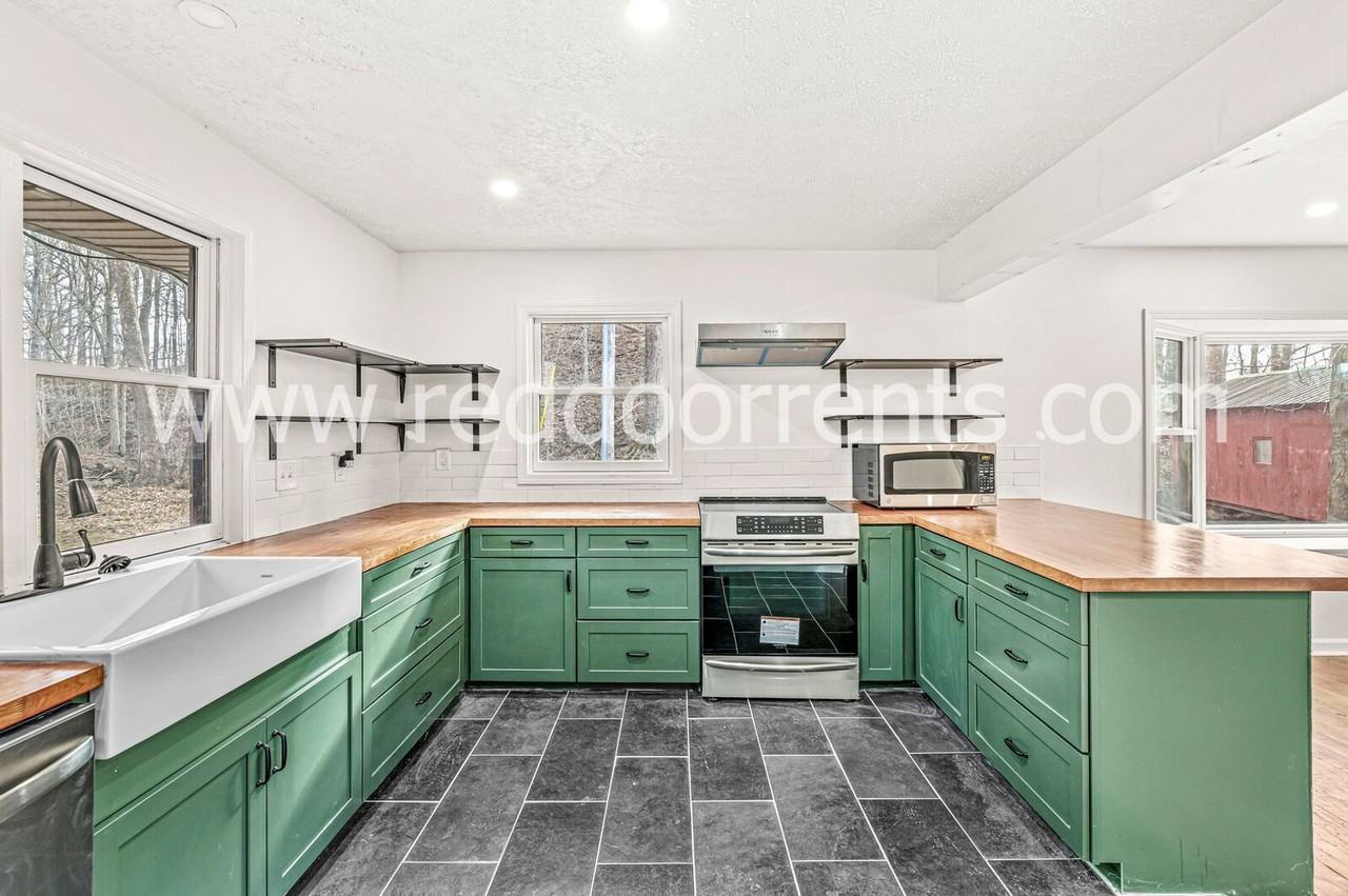 2449 Cartersburg Rd - Photo 2 of 31