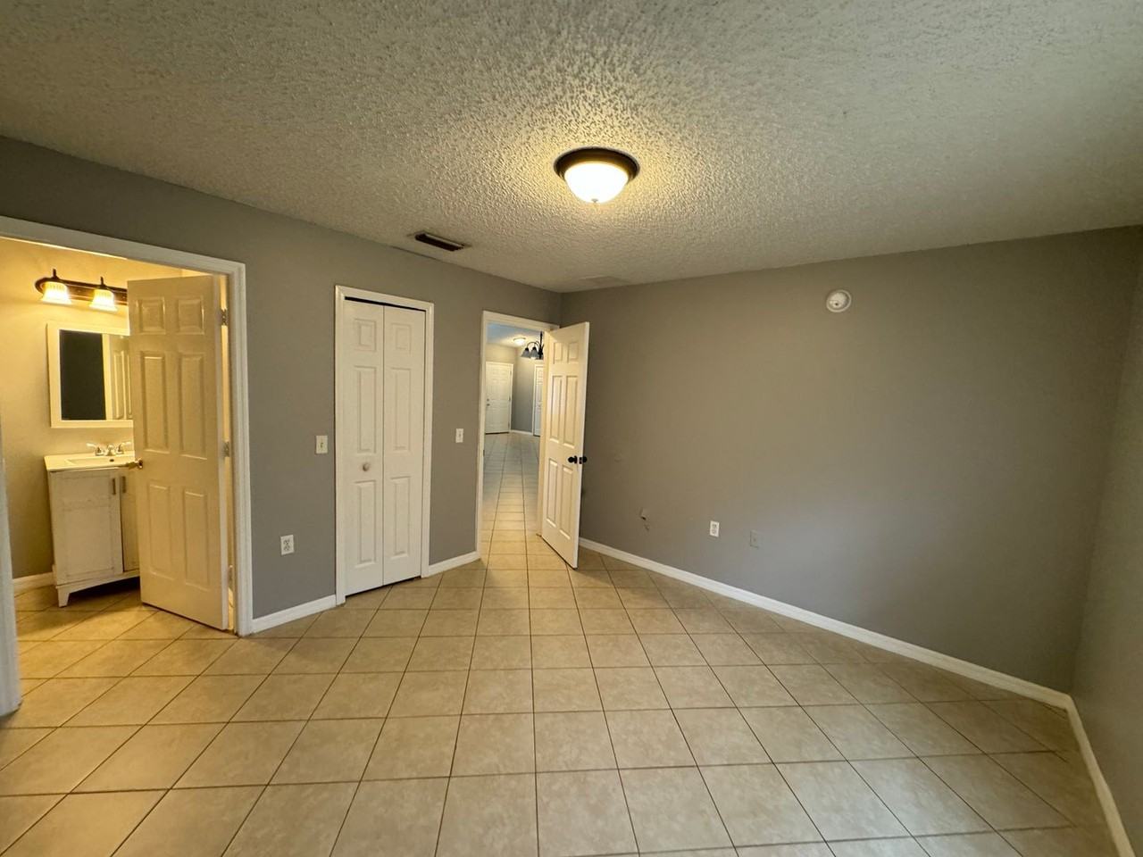 291 Charles Ave - Photo 2 of 17