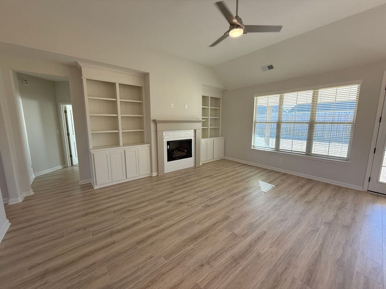 140 Misty Meadows Dr - Photo 6 of 15