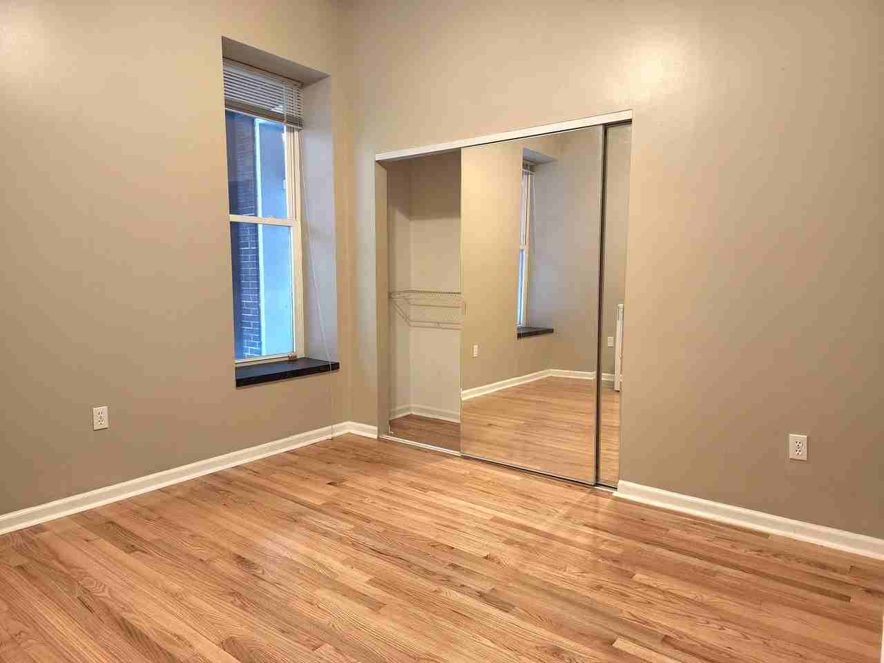2030 Rutger St - Photo 7 of 12
