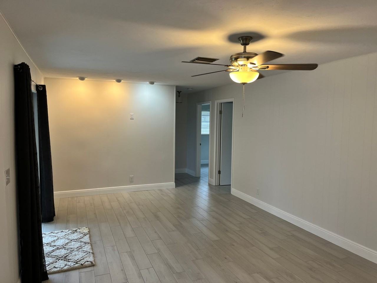 350 Grant Ave - Photo 3 of 8