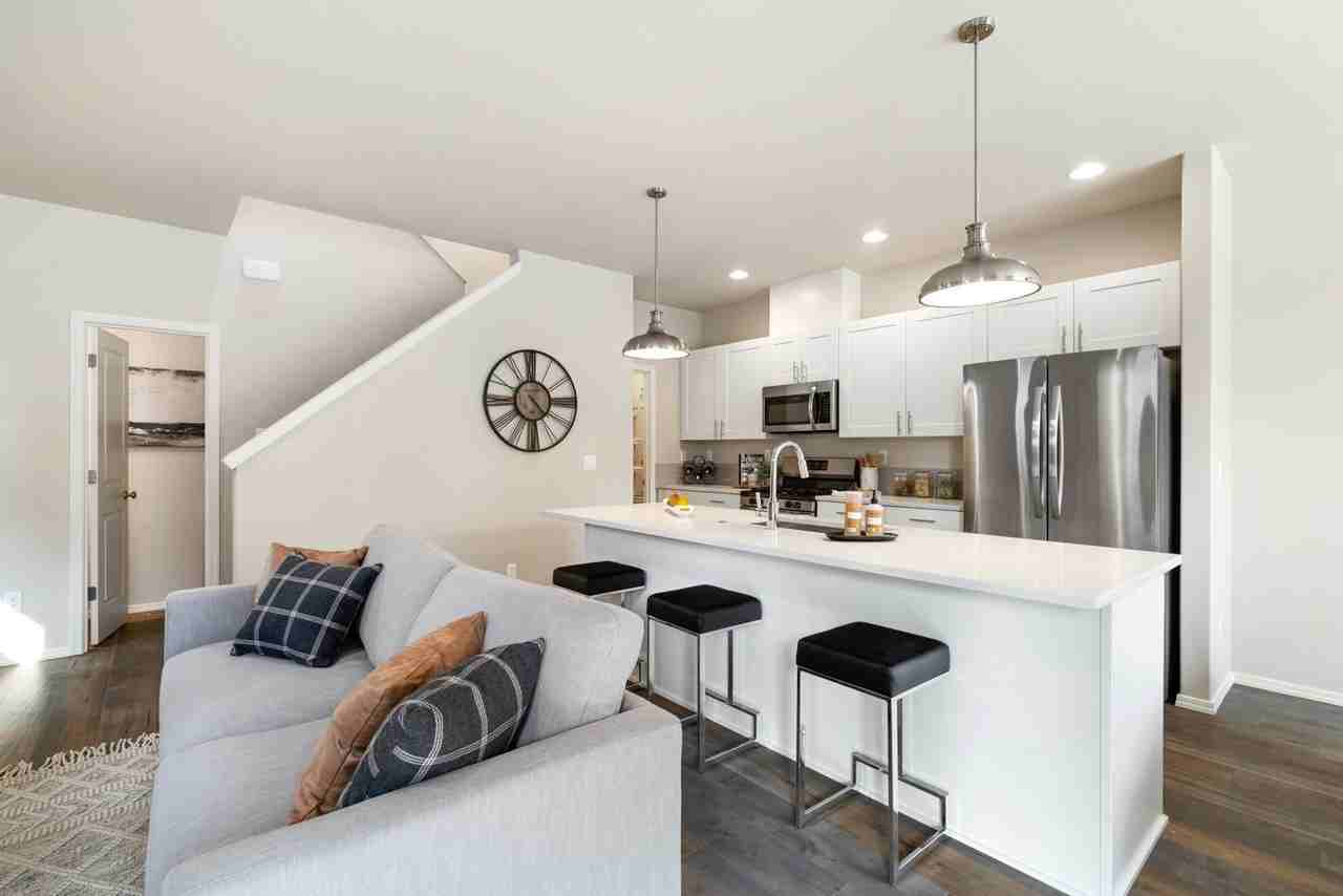 2352 Ne 6th St - Photo 4 of 26