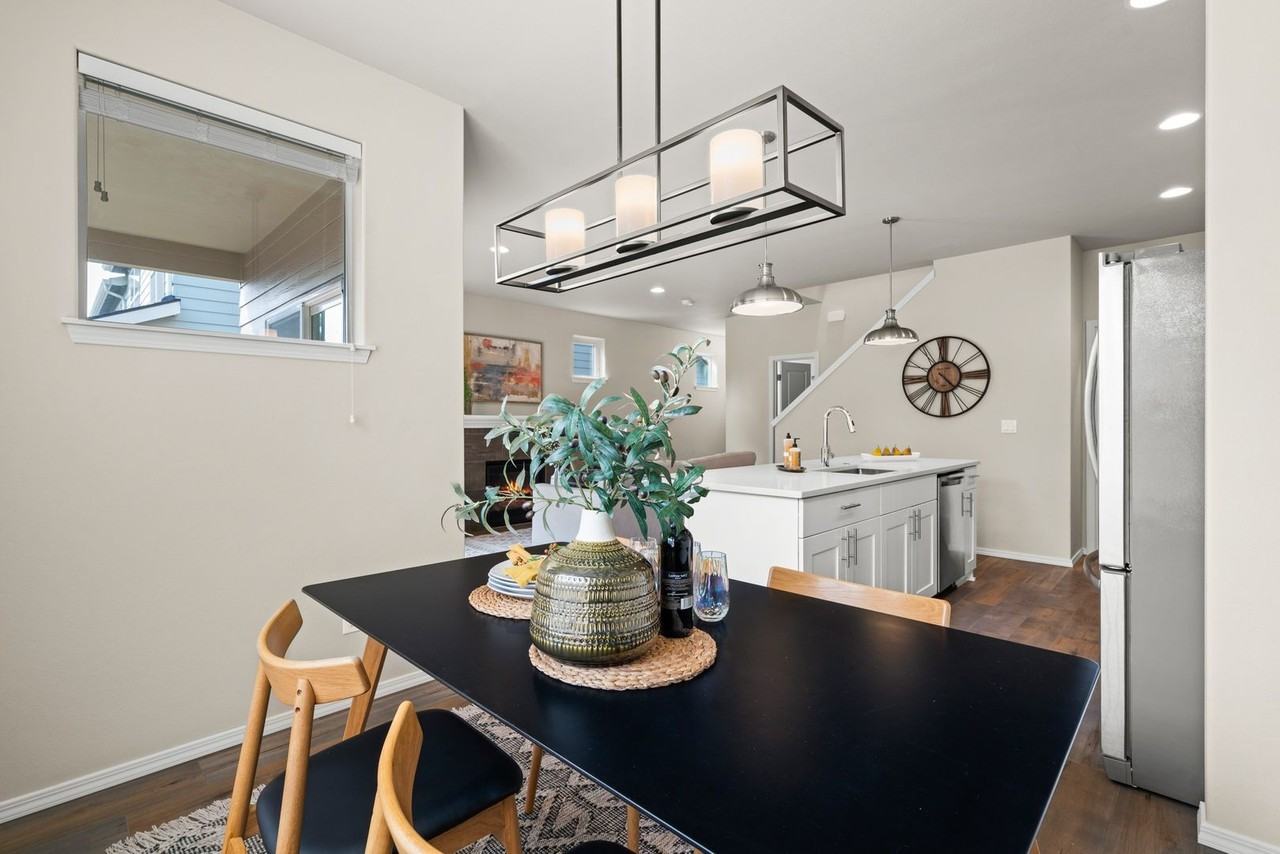 2352 Ne 6th St - Photo 6 of 26