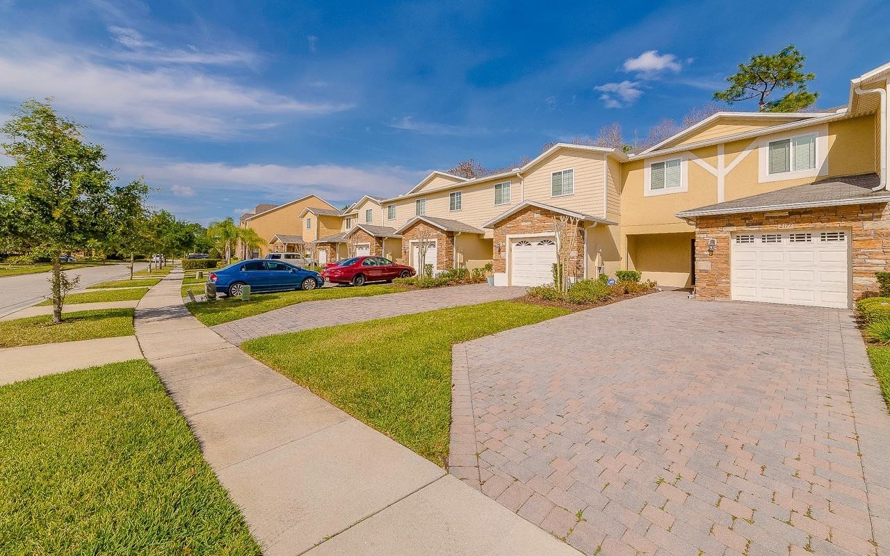 2177 Cypress Villas Dr - Photo 2 of 18