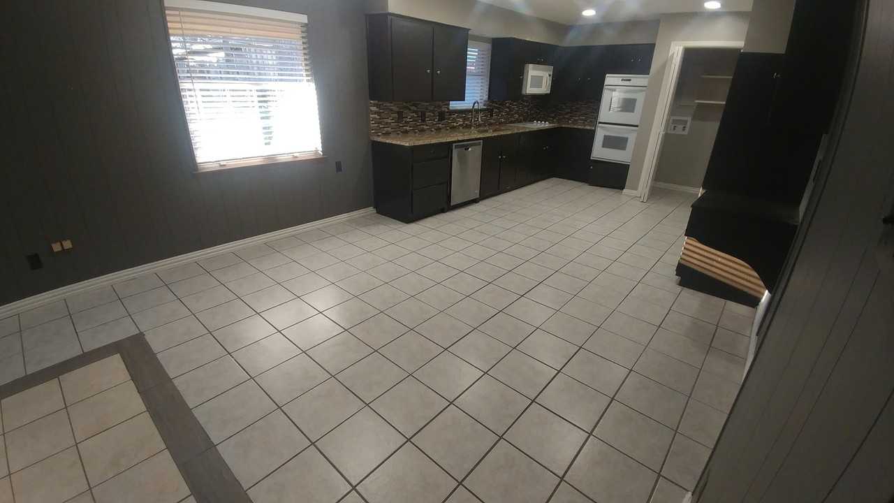 1513 Atlanta Dr - Photo 3 of 10