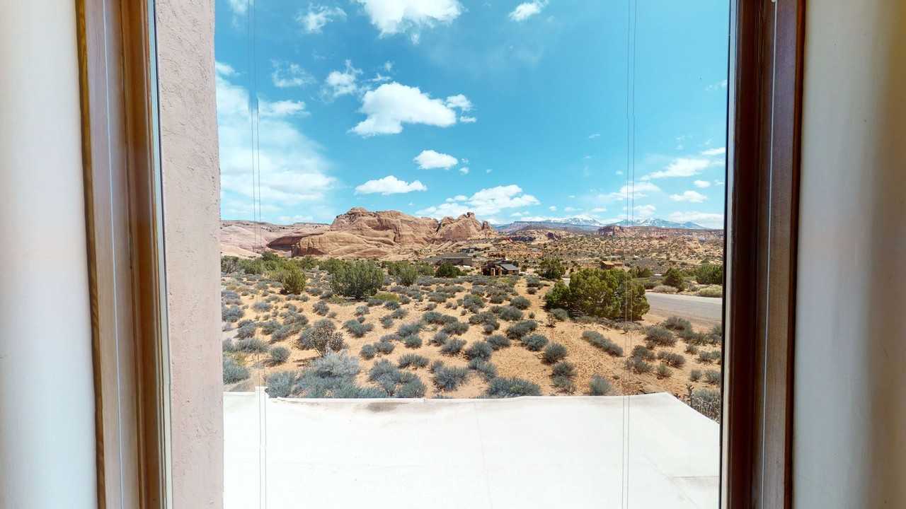 3289 Far Country Dr - Photo 4 of 50