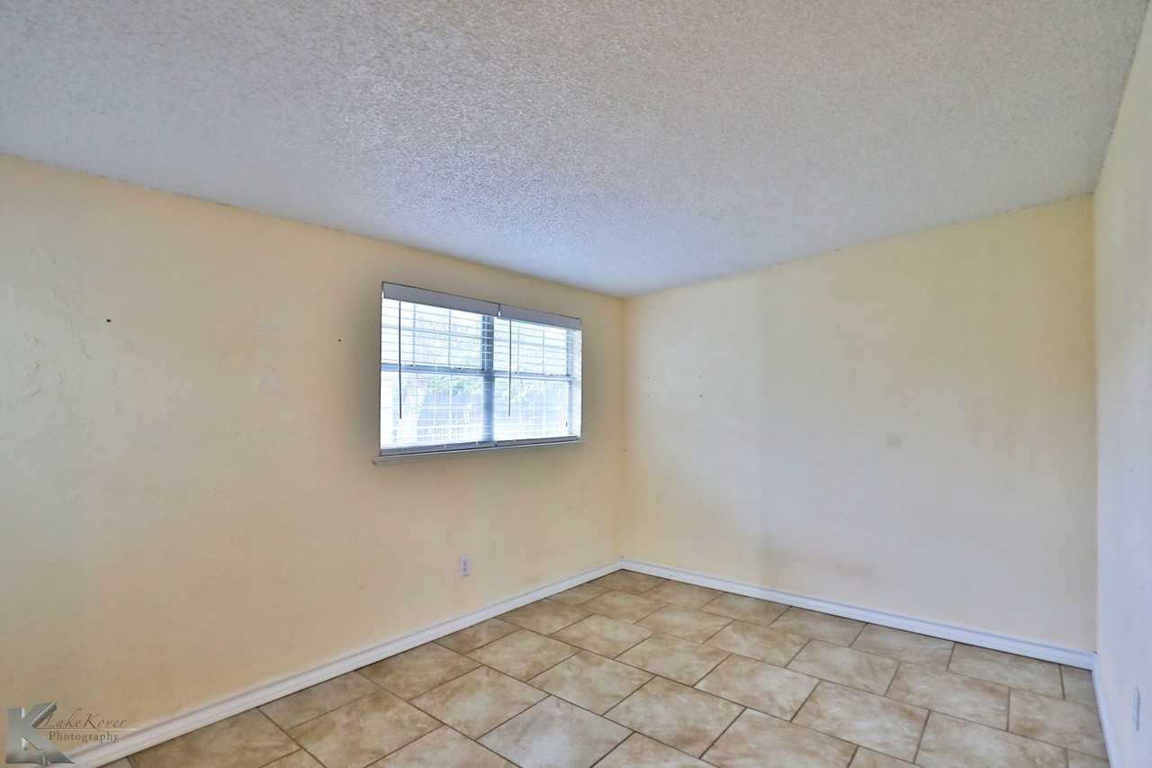 1250 S Bowie Dr - Photo 3 of 25