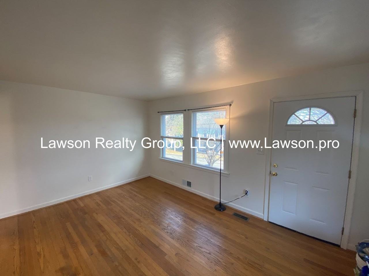 2330 King St Ne - Photo 3 of 20