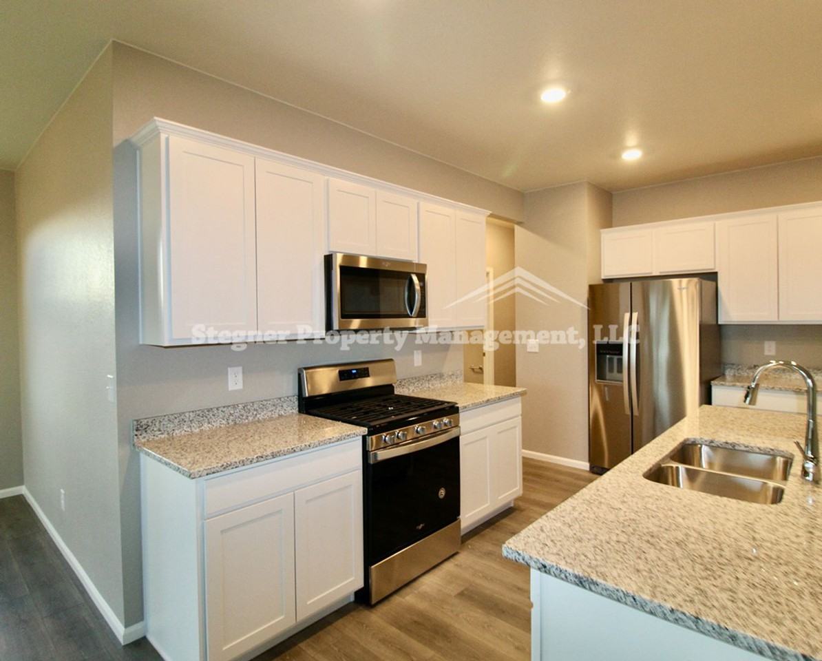 3159 Meadow Gate Dr - Photo 3 of 12