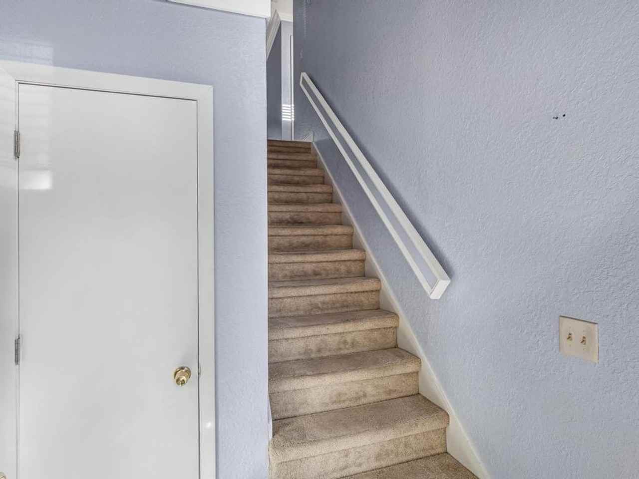 10 Pinehurst Pl - Photo 3 of 32