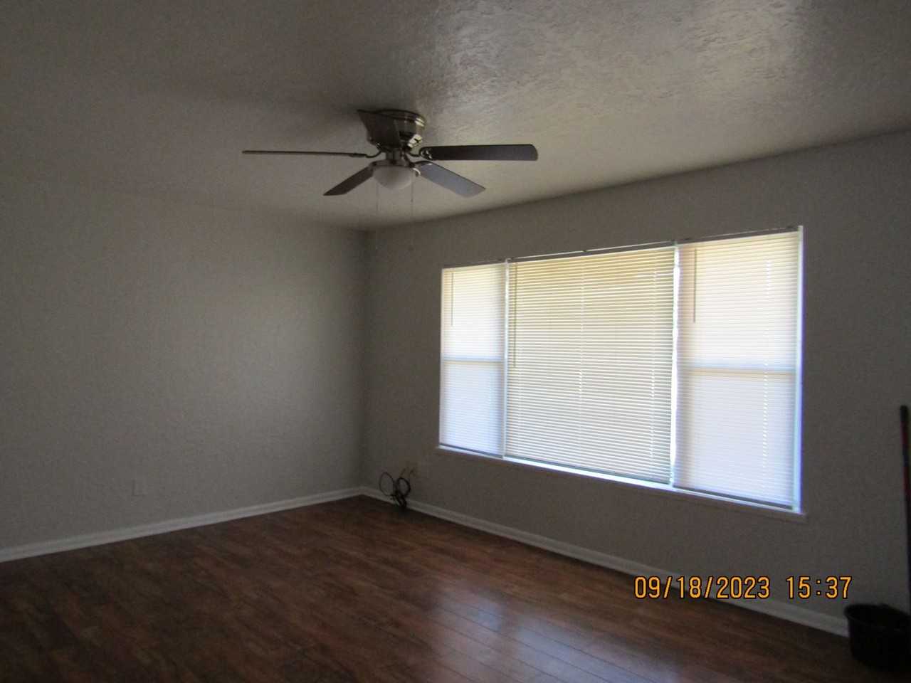 3830 Nw Euclid Ave - Photo 2 of 25
