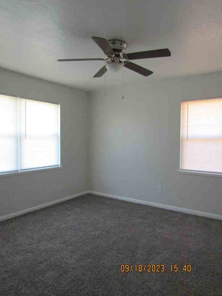 3830 Nw Euclid Ave - Photo 5 of 25