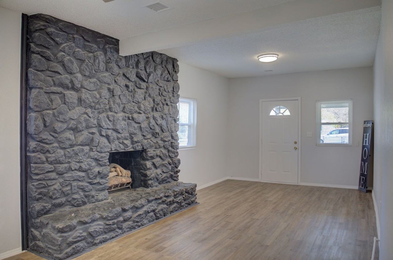 438 S 55th West Ave - Photo 2 of 34