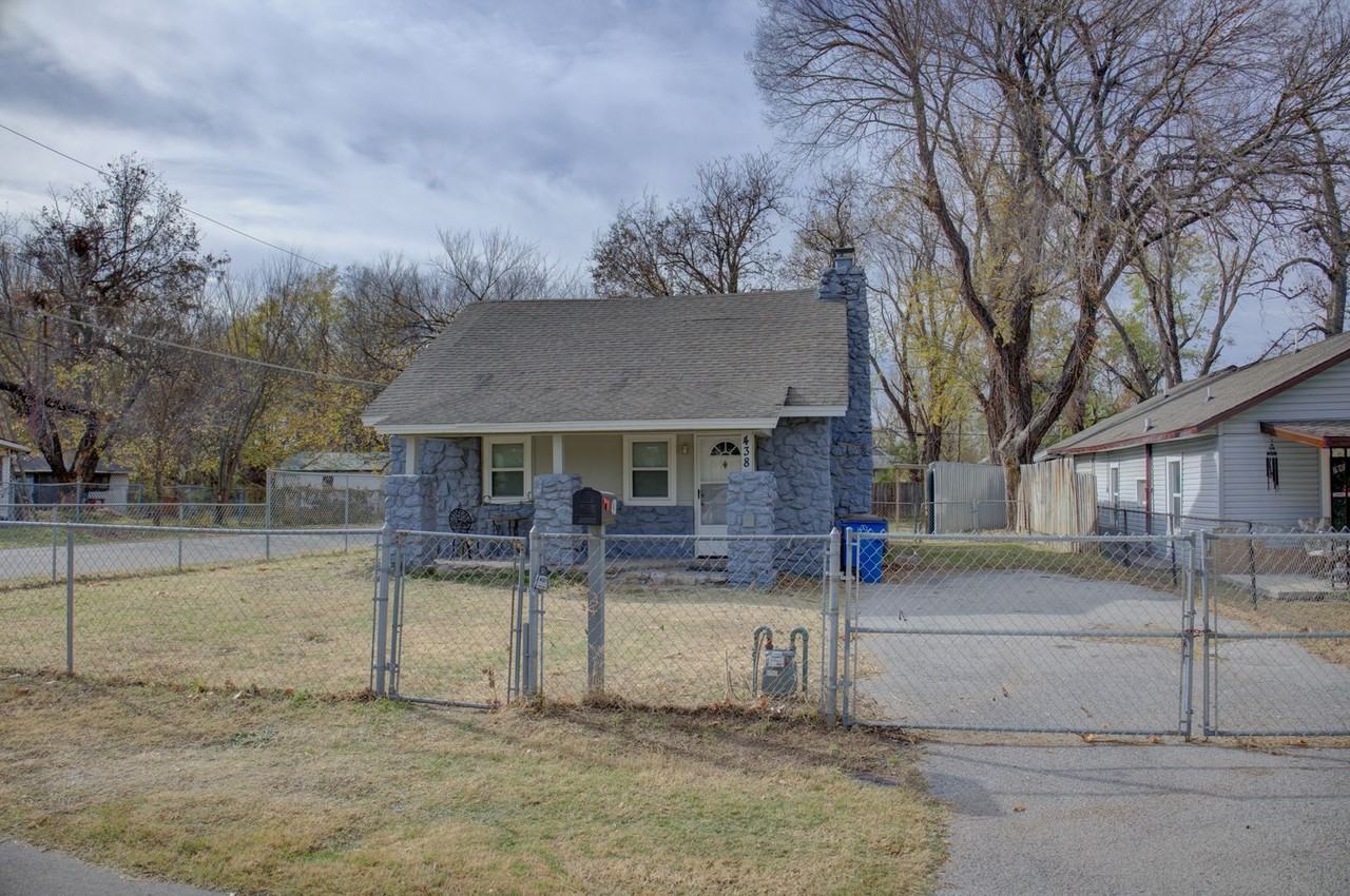 438 S 55th West Ave - Photo 2 of 34