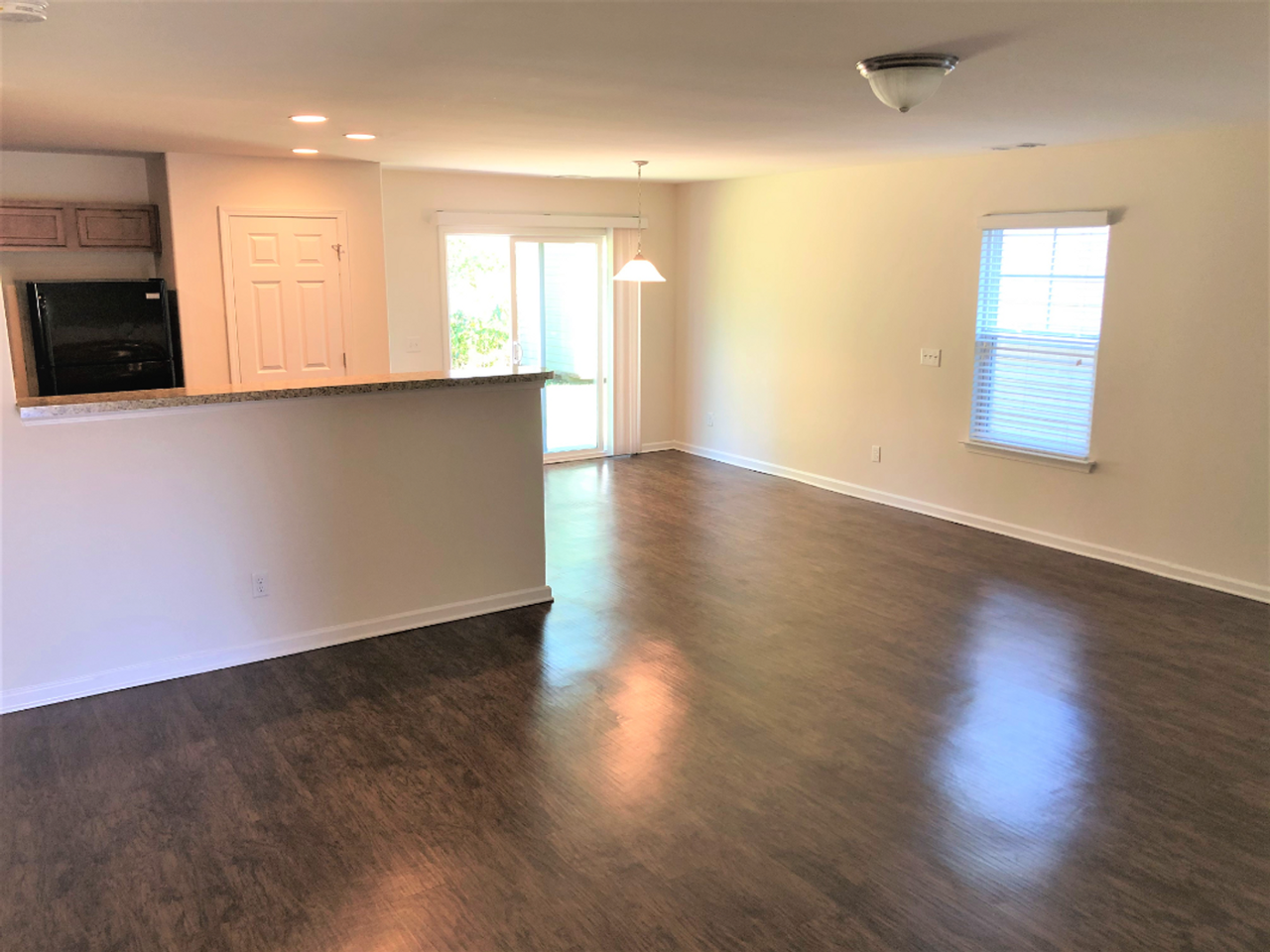 41 Amber Dr - Photo 3 of 9