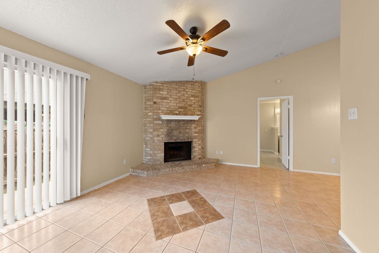 313 Greenlawn Blvd - Photo 3 of 28
