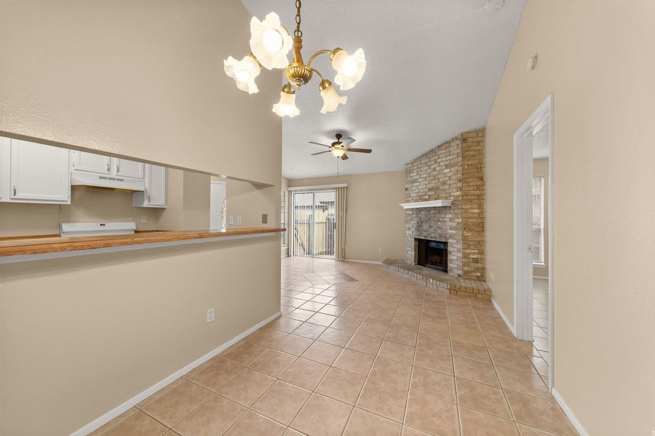 313 Greenlawn Blvd - Photo 6 of 28