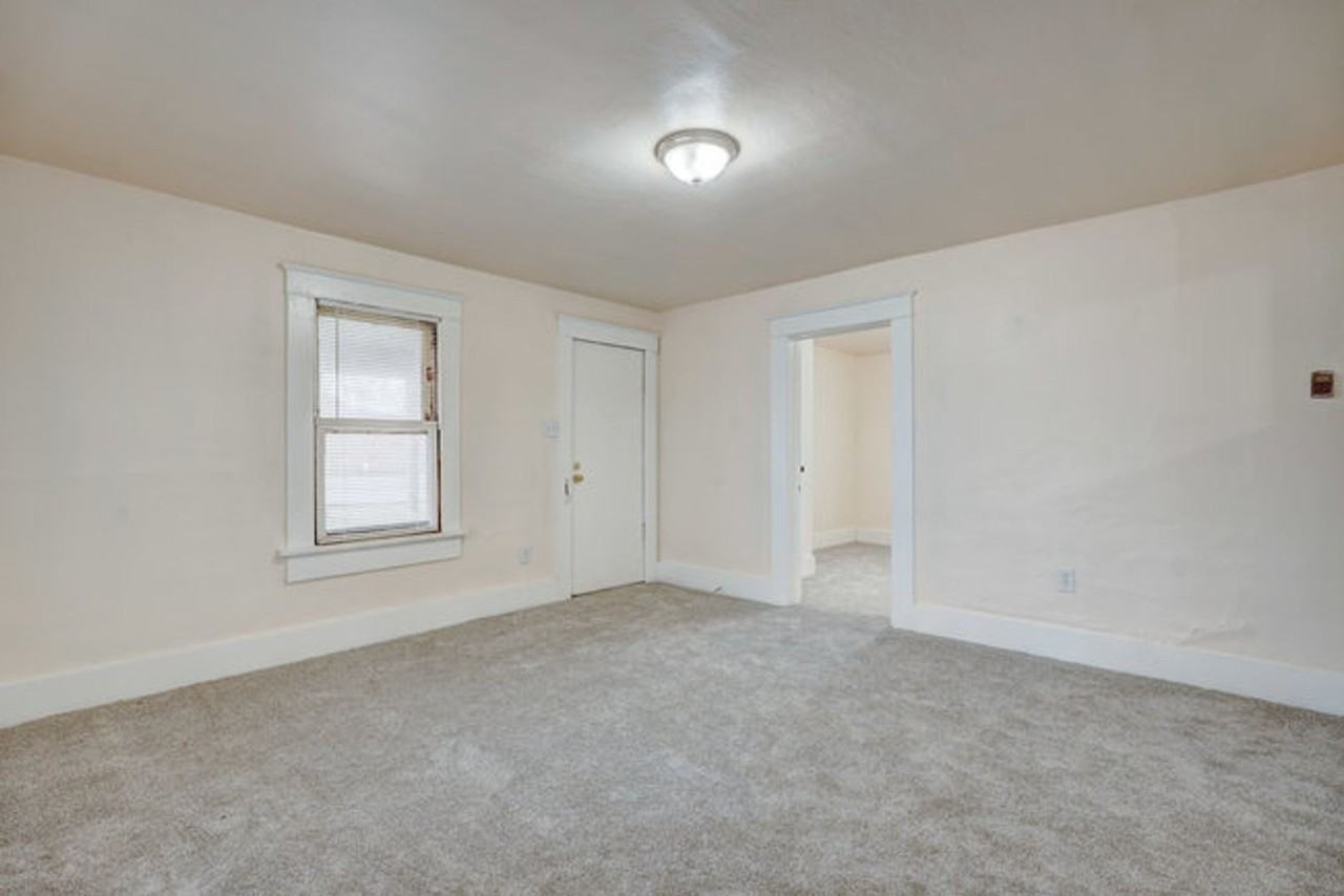 302 S 4th St - Photo 2 of 11