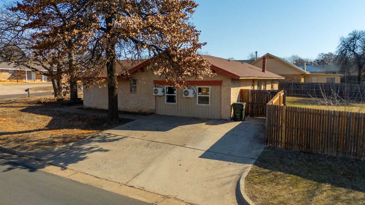 8500 Del Arbole Dr - Photo 3 of 27