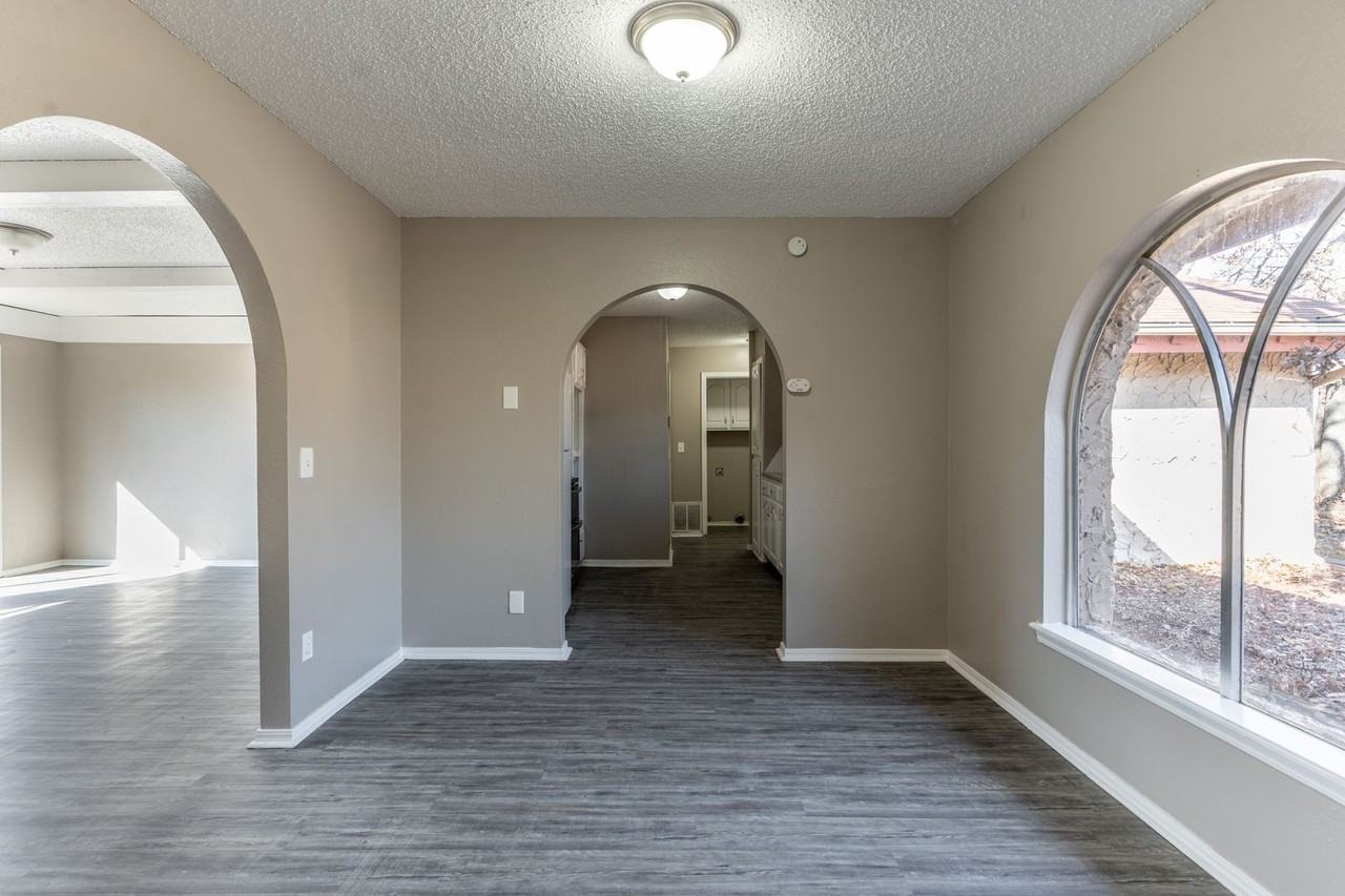 8500 Del Arbole Dr - Photo 7 of 27