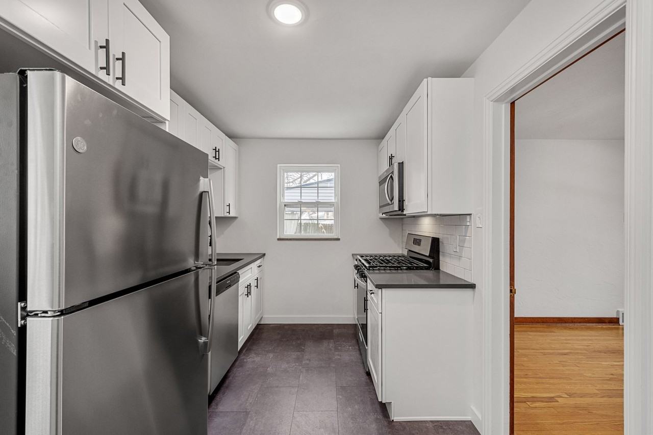 2445 Valera Ave - Photo 6 of 18