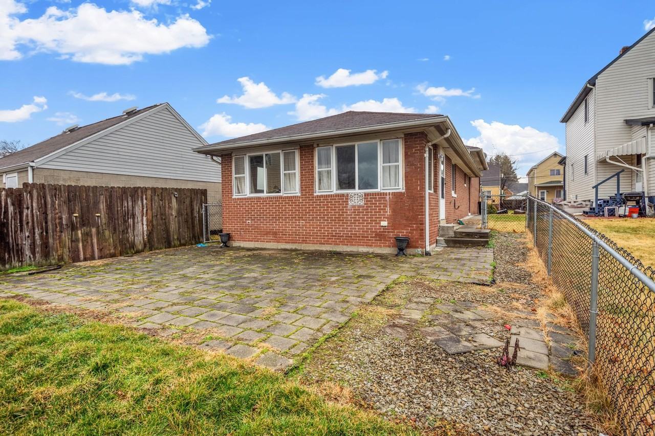 250 Vine St - Photo 3 of 30