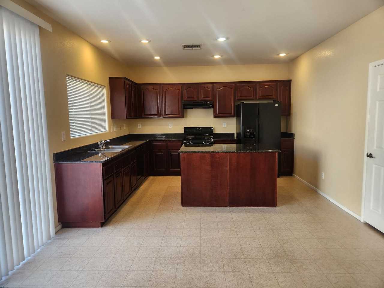 3432 Barada Heights Ave - Photo 4 of 32