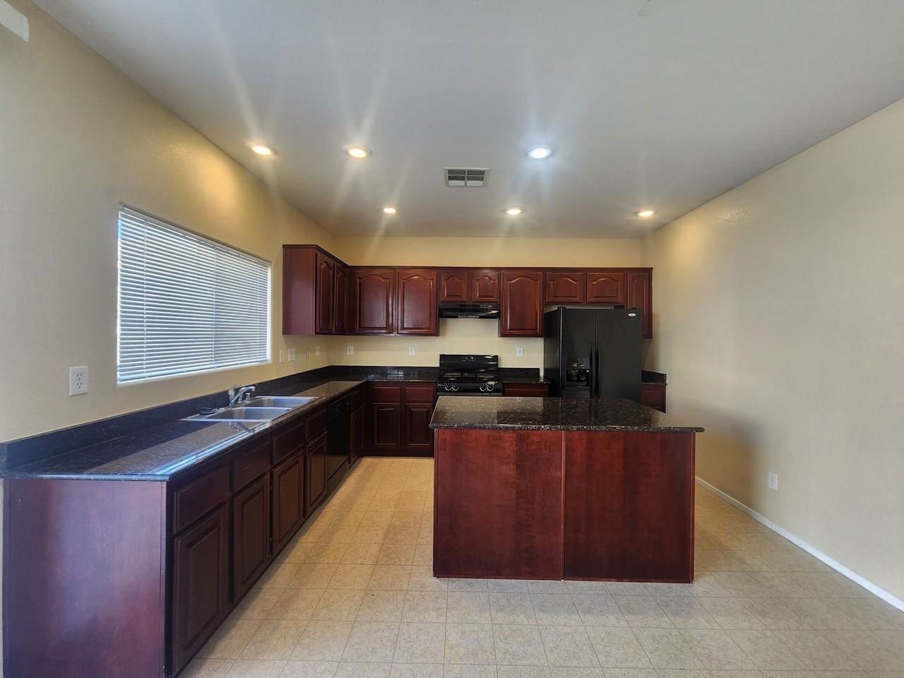 3432 Barada Heights Ave - Photo 5 of 32