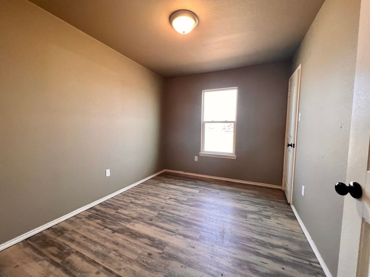 519 44th St - Photo 6 of 11