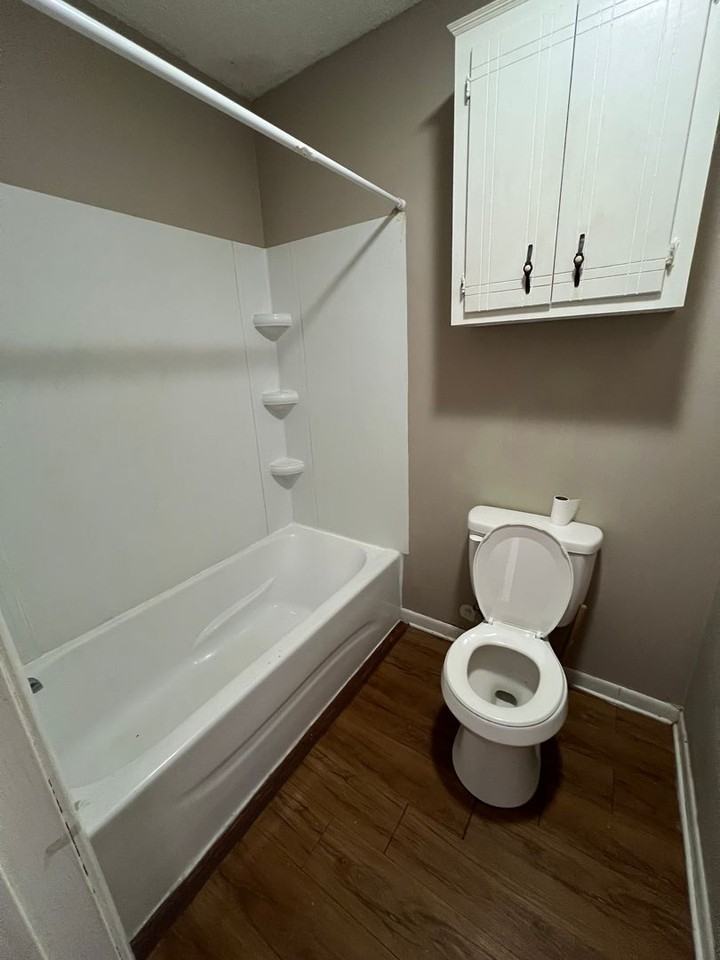 1109 Shasta Dr - Photo 3 of 5