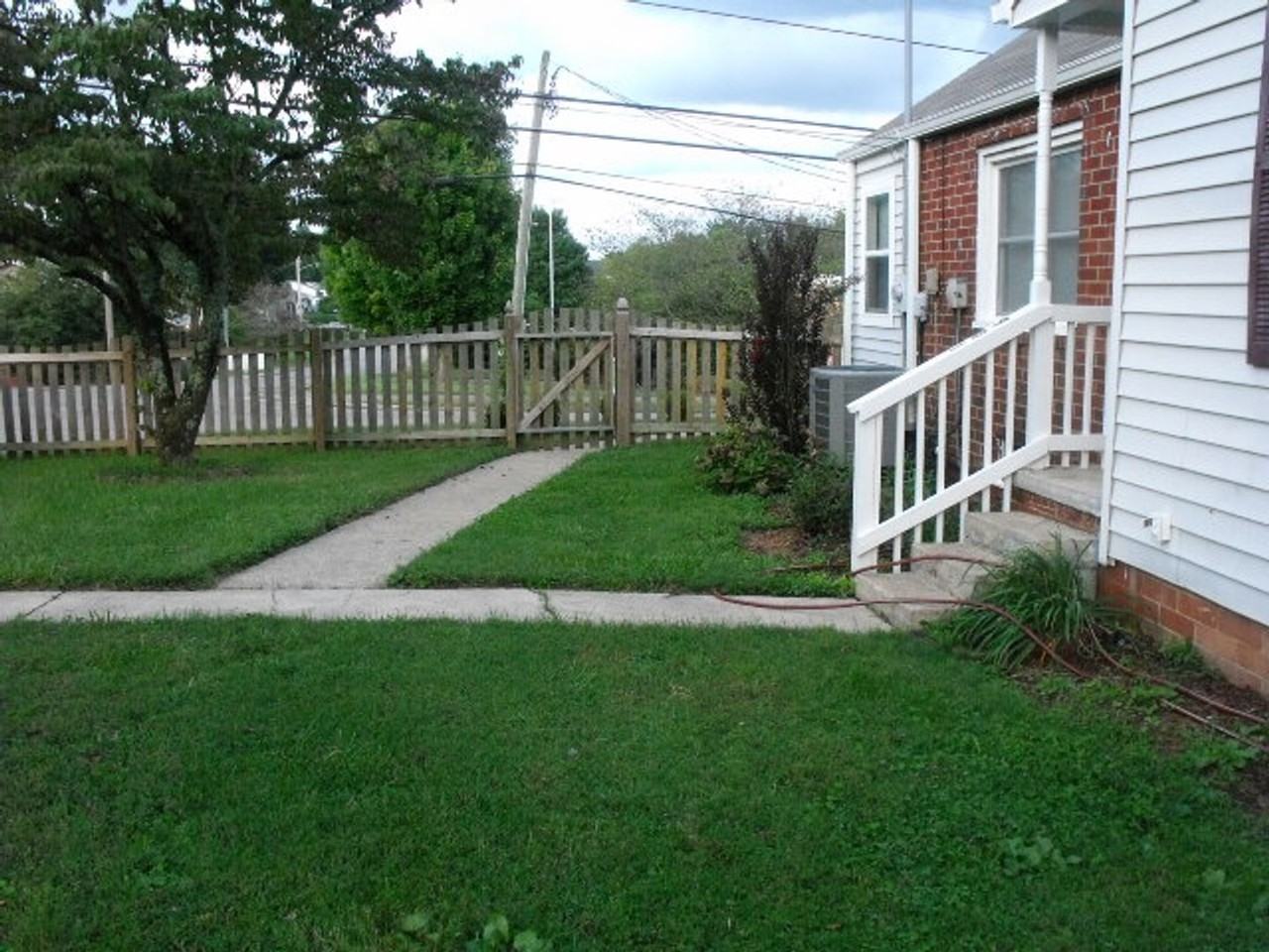 901 Johnson Ave - Photo 3 of 50