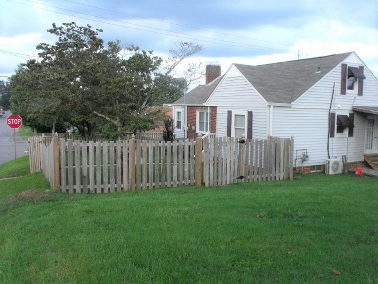 901 Johnson Ave - Photo 4 of 50