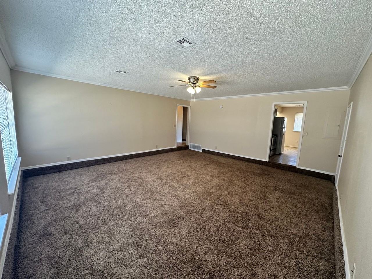 419 Sunrise St - Photo 5 of 30