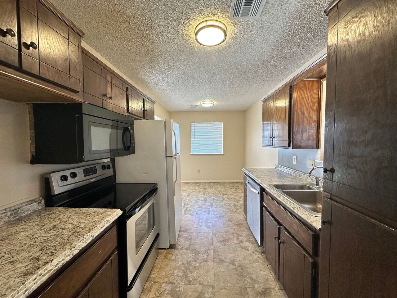 419 Sunrise St - Photo 6 of 30