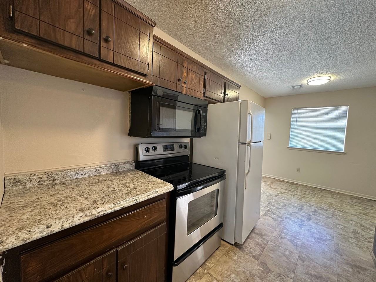 419 Sunrise St - Photo 7 of 30
