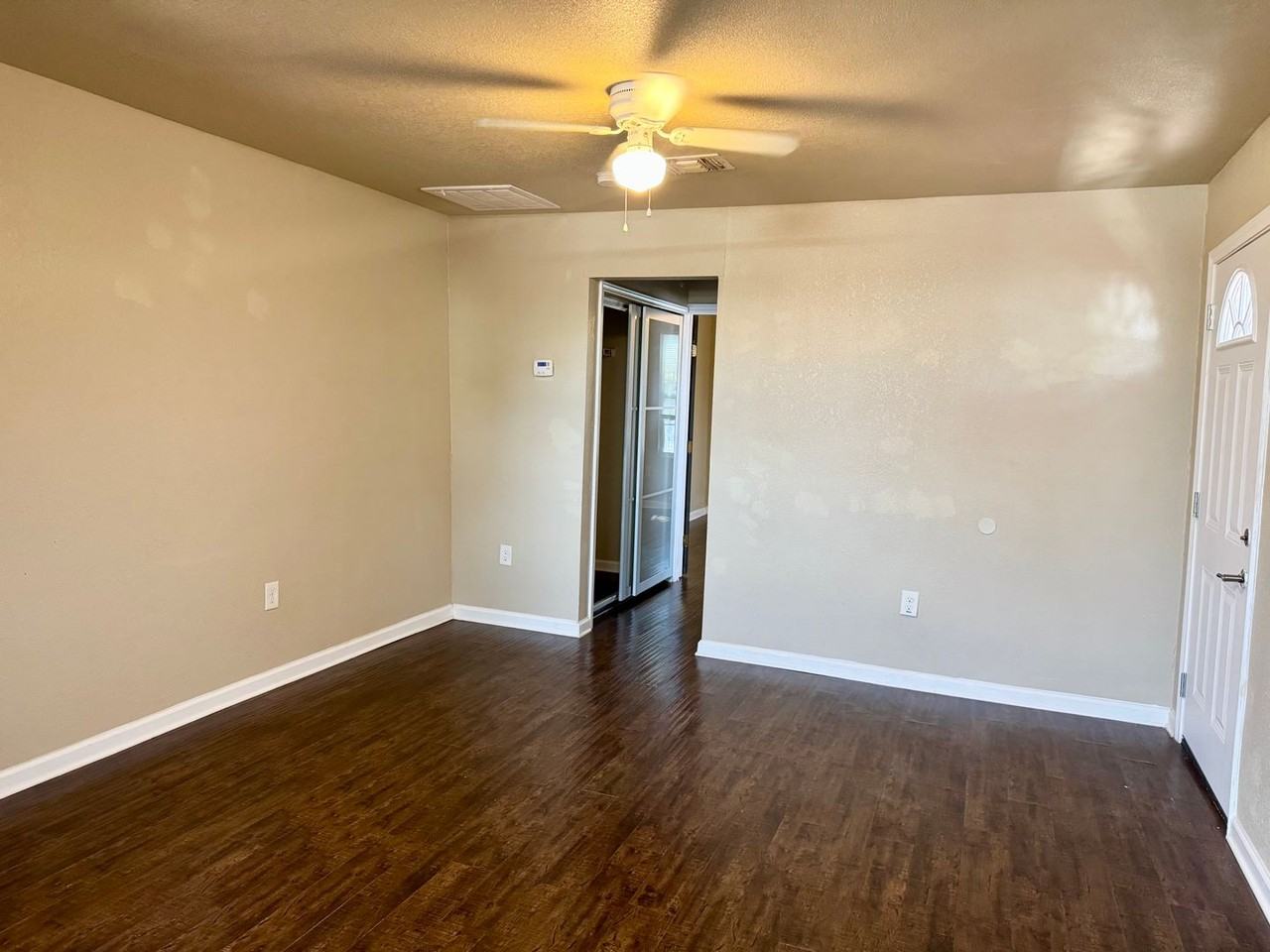 401 Dora St - Photo 3 of 5