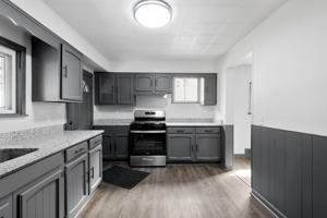 featured image of 915 Woodward Ave