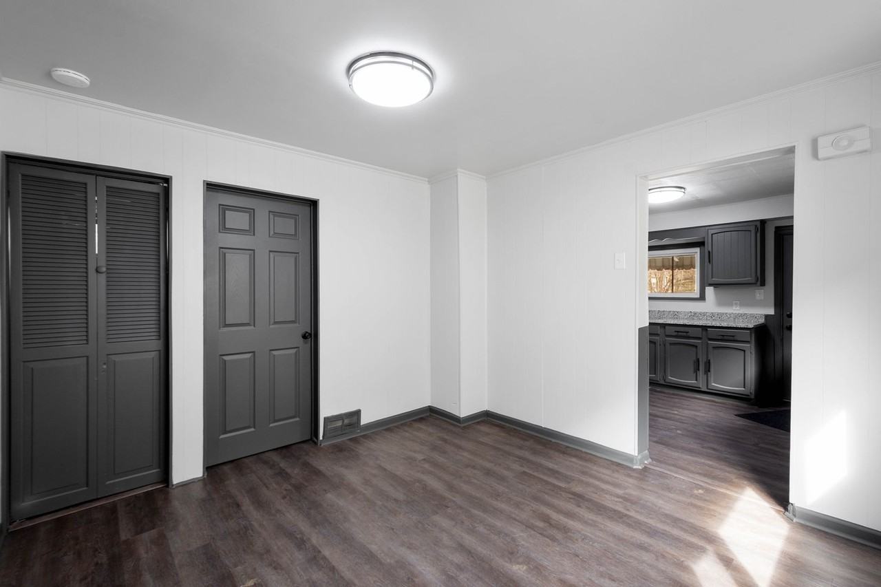 915 Woodward Ave - Photo 3 of 25