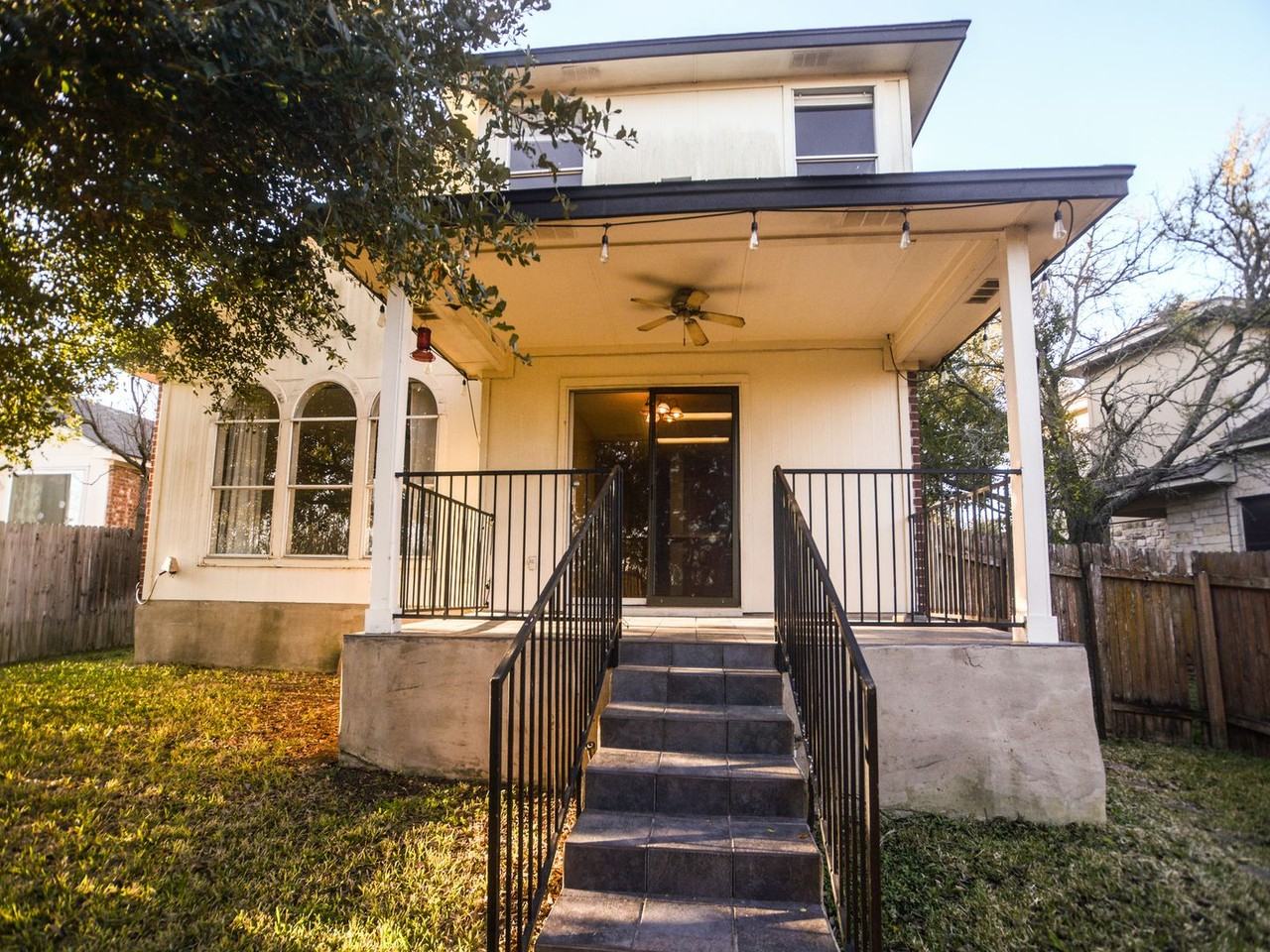 1820 Chinati Mountain Trl - Photo 2 of 21