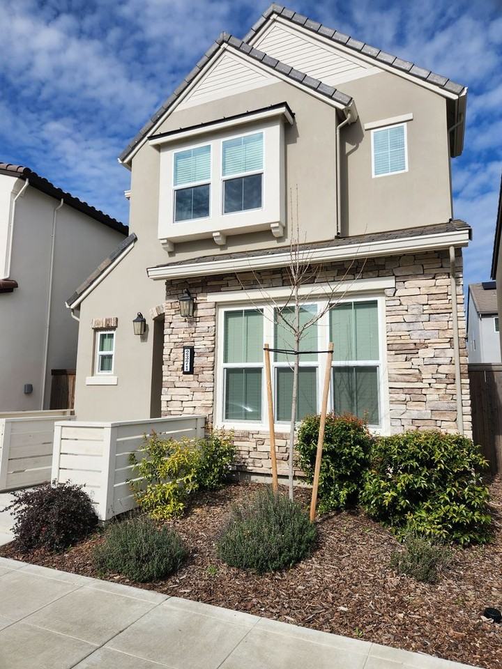 2371 Veterans First Ave - Photo 2 of 28