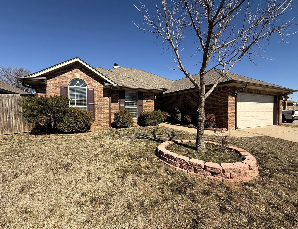 8305 Northwest 73rd Street - Photo 2 of 24