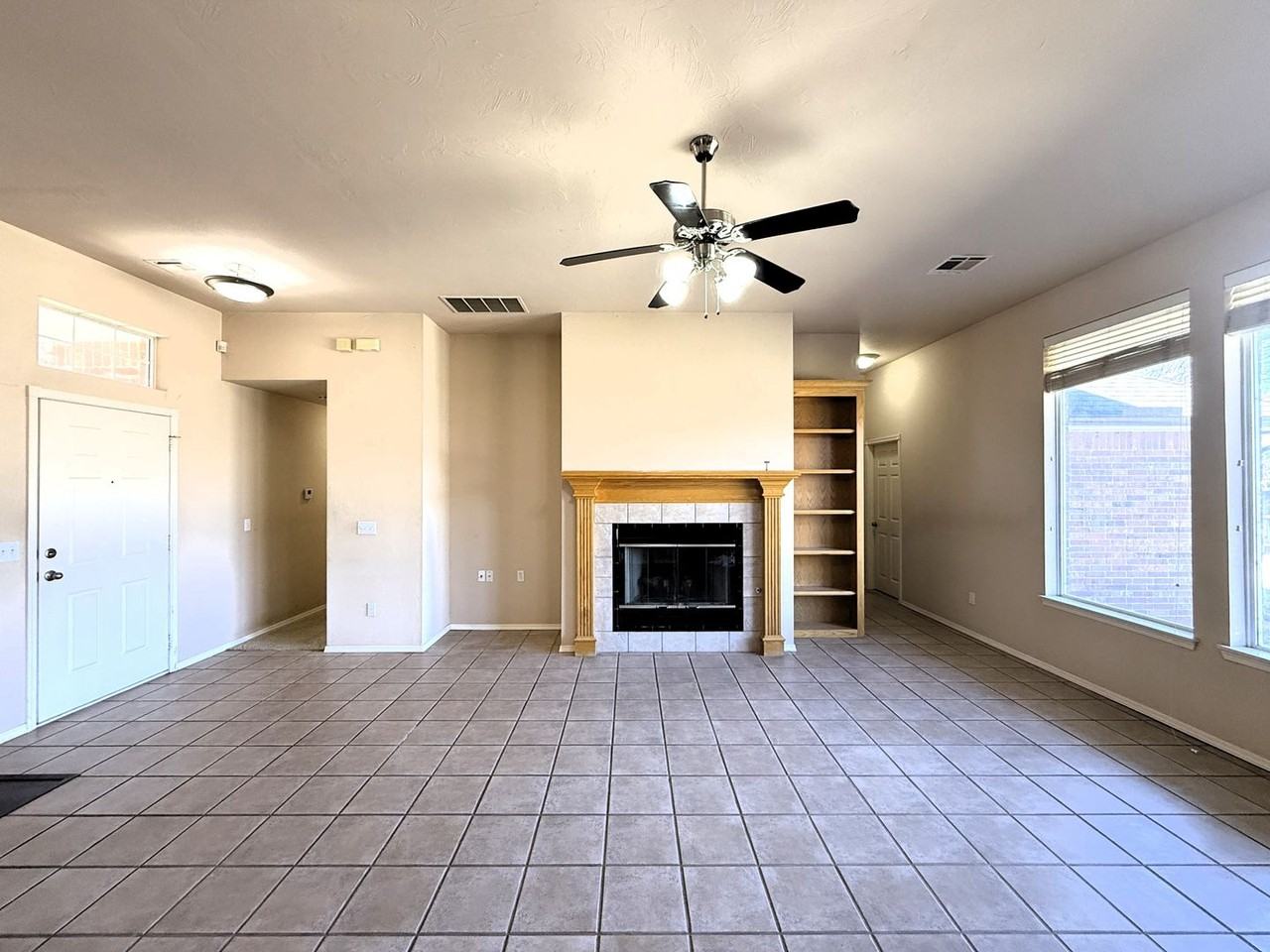 8305 Northwest 73rd Street - Photo 3 of 24